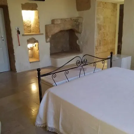Antica Masseria Ficazzana - Tenuta 3* Marina Di Pescoluse