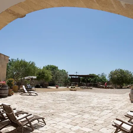 Antica Masseria Ficazzana - Tenuta 3* Marina Di Pescoluse
