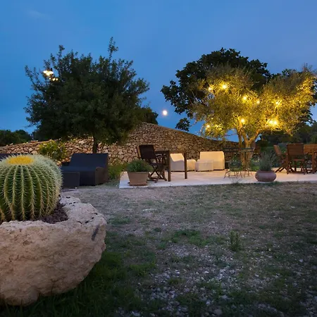 Nocleg ze śniadaniem Antica Masseria Ficazzana - Tenuta 4*