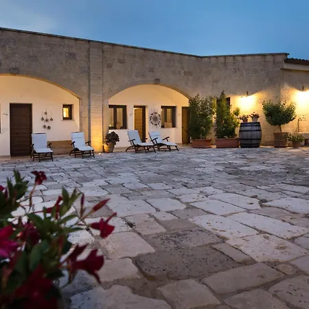 Antica Masseria Ficazzana - Tenuta 4*