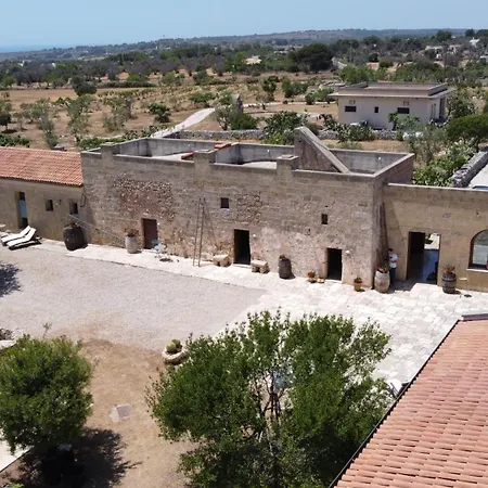 Nocleg ze śniadaniem Antica Masseria Ficazzana - Tenuta 4*