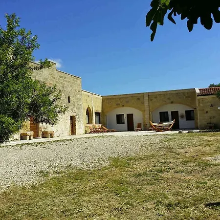 Frühstückspension Antica Masseria Ficazzana - Tenuta 3*