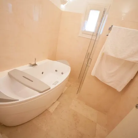 Antica Masseria Ficazzana - Tenuta Отель типа 