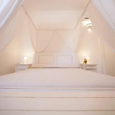 Antica Masseria Ficazzana - Tenuta 4* Марина-ди-Песколузе